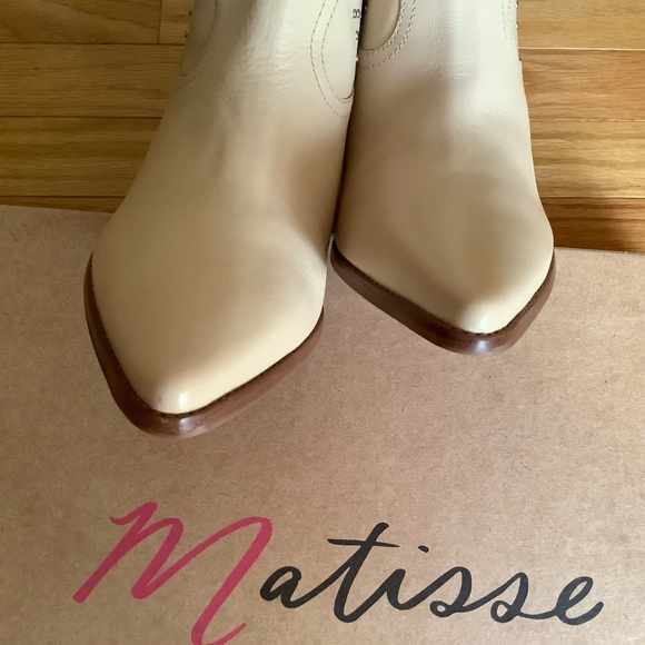 Matisse Cascade Leather Western Block Heel Boots Beige SZ 9 - Picture 10 of 16